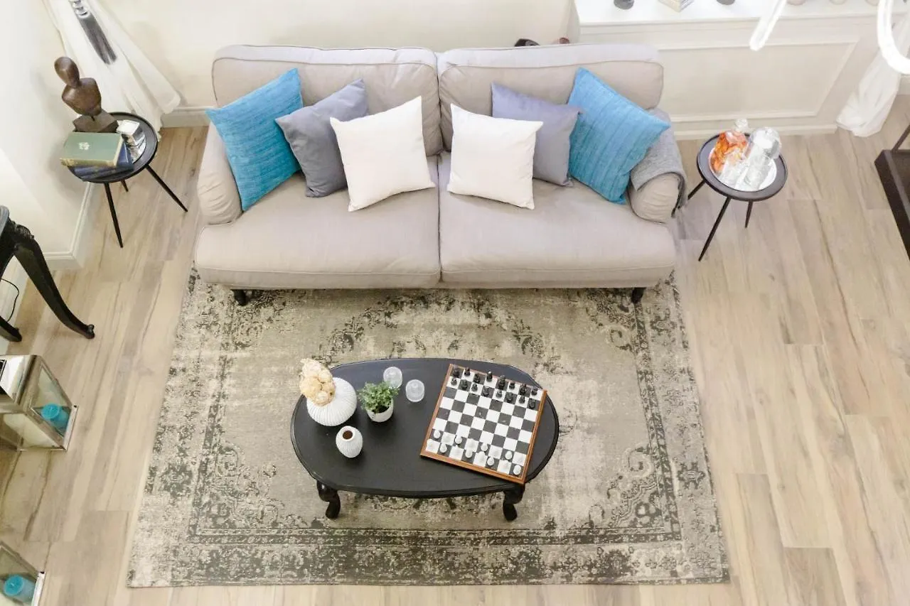 Paolo Guinigi, Elegant Apartment Suite, Masterful Interior Inside The Walls Of Lucca Italy